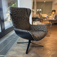 Freifrau - Sessel Leya Wingback Chair Innen Stoff Scarabeo 104 Charcoal Schwarz Beige Außen Leder Adora Ebony Schwarz Gestell Kreuz Metall Schwarz - 6