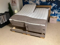 Delux Production OÜ - Boxspringbett Taara Stoff Rebel 12 Taupe mit Verstellfunktionen - 7