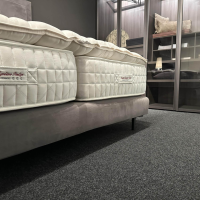 Treca Interiors - Bett Tournelle Stoff C Gasparde Grau Beige Füße Metall Schwarz Inklusive Matratzen Und Topper - 11