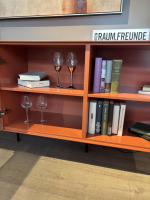 Raum.Freunde - Sideboard Henri Lack Ant Red Rot Orange Füße Metall - 2