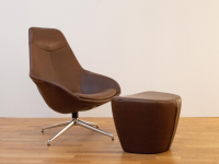 Wilkhahn - Loungesessel Yonda 322/34 Leder 87/85 Braun mit Hocker 322/2 - 6