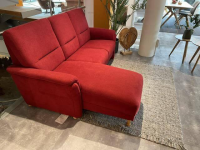 Gruber - Ecksofa Granada Stoff Titanum 7 Bordeaux Füße Massivholz Geölt - 4