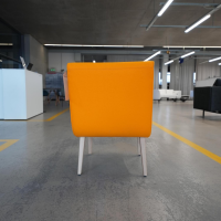 einzelstuehle-walter-knoll-stuhl-vostra-wood-bezug-divina-3-farbe-426-papaya-gestell-eiche-weiss-4