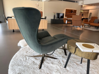 Freifrau - Sessel Leya Wingback Chair Sitzseite Leder Opium Garden Außen Stoff Adamo Grün mit Hocker - 3