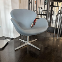 Fritz Hansen - Sessel Der Schwan Stoff Kvadrat Cava 932 Blau Gestell Satingebürstetes Aluminium - 4
