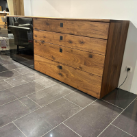 Team 7 - Anrichte Nox Nussbaum Wild Naturöl Mit Palladiumglas Schwarz Matt Mit Beleuchtung - 5