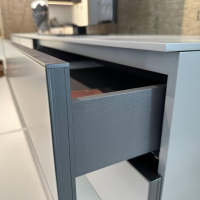 Molteni & C - Sideboard 505 UP Lack Matt London Sky Grau Gestell Metall Zinnfarbig Inklusive Beleuchtung - 4