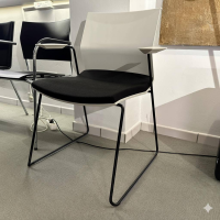 Bene - Armlehnstuhl B Side Stoff Urban Plus YN009 Schwarz Schale Weiß Kufengestell Schwarz Pulverbeschichtet Inklusive Universalgleiter - 6