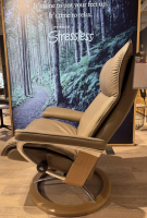 Stressless - Relaxsessel Aura L Leder Cori Mole Beige Gestell Signature Metall Chrom Holz Eiche Mit BalanceAdapt Inklusive Hocker - 3
