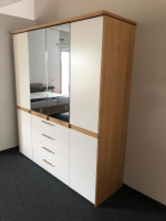 Loddenkemper - Schrank Vita Lack Bianco Weiß Matt Absetzung Balkeneiche 4 Drehtüren - 5