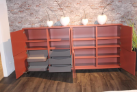 Rietberger Möbelwerke - Sideboard Lotus Lack Oxidrot Fuß Kufe 8 Türen - 4