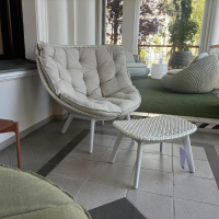 DEDON - Outdoorsessel Mbrace Geflecht 140 Sea Salt Beige Auflage Muse (C) Fossil Grau Gestell Aluminimium 304 Lipari Weiß mit Hocker - 6