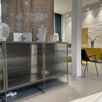 Ligne Roset - Vitrine Canaletto Front Klarglas Korpus Lack Bleigrau Inklusive LED Beleuchtung - 3