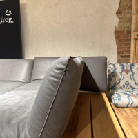 Bullfrog - Ecksofa Leder Oasis Elefant 2100 63 Grau Plateau Wildeiche Massiv Geölt Metallfuß Schwarz Lackiert - 4