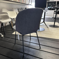 Muuto - Stuhl Oslo Side Chair Stoff Kvadrat Still Grau Gestell Metall Schwarz - 6