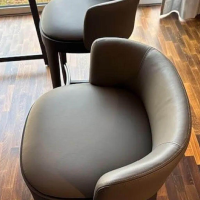 Molteni & C - 2er-Set Barhocker Devon Leder Extra L226 Braun Grau Gestell Holz Eiche Schwarz - 6
