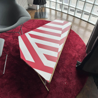 Driade - Couchtisch Zagazig Platte Laminat Rot Weiß Gestreift Gestell Stahl Gold Lackiert - 2