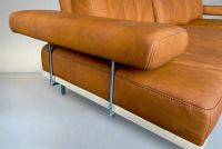 JOOP! - Ecksofa 8106 Echtleder Leonessa Almond Braun Sockel Wildeichenholz Massiv Füße Edelstahl Inklusive Kissen - 8