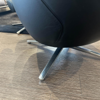 Poltrona Frau - Sessel Jay Lounge Leder SC 30-Africa Nero Schwarz Poliertes Aluminium mit Verstellung und Hocker - 8