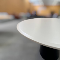 COR - Esstisch Conic Oval Platte MDF Lack NCS S20 05 Y40 Beige Gestell Mineralstein Schwarz Lackiert - 5