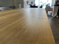 Kattwinkel - Esstisch Volt Platte Eiche Massiv Natur Geölt Vierfußgestell Flachstahl Schwarz Pulverbeschichtet - 3