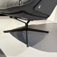 Bielefelder Werkstätten - Sessel Daron Leder Java Vulcano Grau Sternfuß Metall Bronze Matt Inklusive Hocker - 2