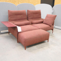 COR - Sofa Avalanche Stoff 9202 Dunkelrot Rot Ablage Und Gestell Lack RAL 3009 Oxidrot Rot Mit Hocker - 9