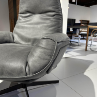 Bielefelder Werkstätten - Sessel Daron Leder Java Vulcano Grau Sternfuß Metall Bronze Matt Inklusive Hocker - 9