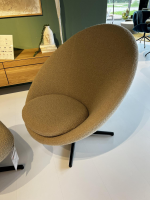 Cane Line - Loungesessel Pace Stoff Textil Light Brown Scent Beige Gestell Aluminium Retour Swivel Schwarz Inklusive Hocker - 3