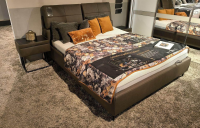 Hukla - Polsterbett HUPB22140 Stoff Galero Nougat Braun Füße Metall W014 Schwarz Inklusive Nachtkonsolen Und Kissen - 3