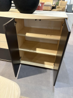 Anrei - Puro Wave Highboard W40 Esche Massiv Gebeizt Weiß Geölt Tür Farbglas Satiniert Zartbitter Schwarz - 4