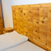 ganze-schlafzimmer-anrei-komplettes-schlafzimmer-zirbenholz-mit-doppelbett-inklusive-matratzen-12