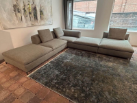 B&B Italia - Ecksofa Michel Club Stoff Super Aramis Stein Beige Füße Bronzefarben - 4