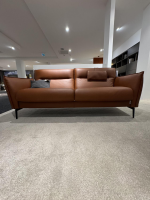 Erpo - Sofa Ancona ER667 25 Leder K 250 850 Tabac Braun Füße Metall Matt Schwarz Inklusive Nackenkissen - 2