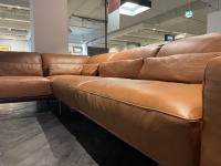 DSign - Ecksofa Dsign Corvo R Leder L155 68 Cognac Braun Kufe Anthrazit Mit Festem Hocker - 4