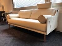 3-sitzer-sofas-artanova-sofa-zelos-leder-l35-fb-81-weiss-fuesse-holz-braun-geoelt-219-01-39968-3