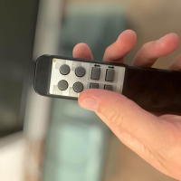 Bacher - TV Regal Adabar Metall Silber Glasplatte Elektrisch Höhenverstellbar Mit Rollen - 6