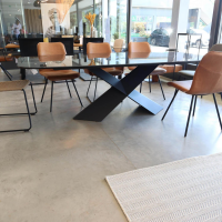 esstische-cattelan-italia-esstisch-tyron-keramik-marmi-glaenzend-sahara-noir-gestell-metall-graphit-3