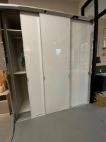 Eigene Herstellung - MARKE Cabinet ANLEGEN // Einbauschrank Front Plano Chrom Glas Superweiß Weiß Glänzend Innen Struktur Satingrau Grau - 4