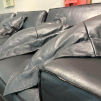 Tommy M - Ecksofa Al Jazar Leder Cuba Black Schwarz mit Kissen - 10