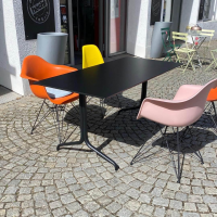 Vitra - Outdoortisch Belleville Eames Platte Vollkernmaterial Schwarz Untergestell Tiefschwarz Pulverbeschichtet Ohne Stühle - 5