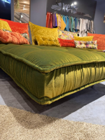 Bretz - Ecksofa Ohlinda Stoff Midsummer Olive Gold Orange Gobelin Grün Gelb Orange - 4