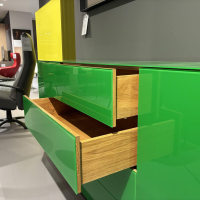 Scholtissek - Sideboard Novus 3-Türig Glas Hochglanz Reingrün Grün Korpus Knorrige Eiche - 5