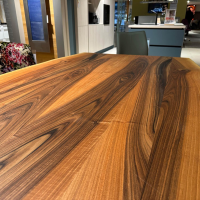 Nouvion - Esstisch Alcedo Platte Nussbaum Waldkante Öl Gestell Xena Metall Epoxid Schwarz Pulverbeschichtet - 9