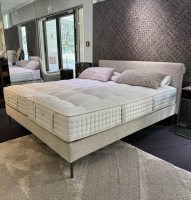 Schramm - Boxspringbett Basis 18 Kopfteil Change Stoff Bella-2690-Platinum mit Matratzen Divina - 9