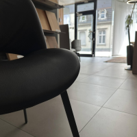 Poltrona Frau - Stuhl Nice Pelle Leder 29 Ardesia Schwarz Gestell Stahl Schwarz Brüniert - 7