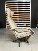 Jori - Relaxsessel Mensana Mono-Move Medium Leder Celia Egg Beige Gestell Bronze Matt Lackiert - 2