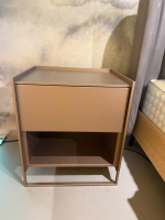 Möller Design - Nachttisch Kommode Lean Box Lack 451 Bronze Metallic - 5