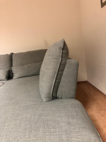 Carina - Ecksofa Modell 1043 Stoff Picasso Stone Grau PG 3 mit Kopfstütze und Nierenkissen - 10