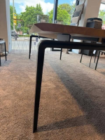 Ligne Roset - Tisch Odessa Massivholz Eiche Natur Gestell Schwarz - 2